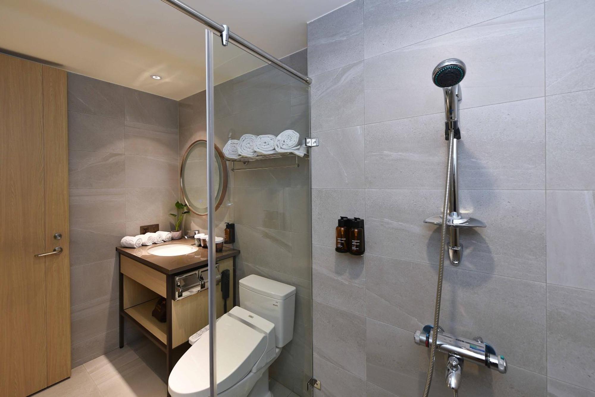 Fullon Poshtel - Kaohsiung Hotel Ngoại thất bức ảnh