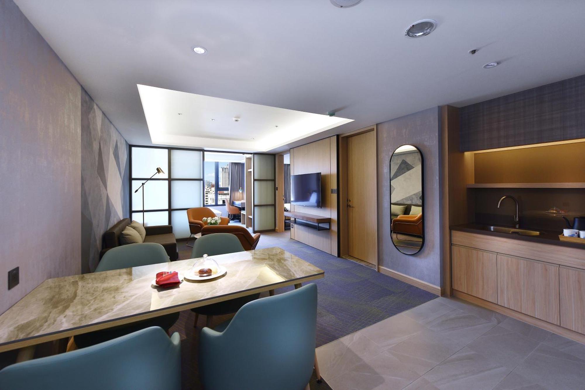 Fullon Poshtel - Kaohsiung Hotel Ngoại thất bức ảnh