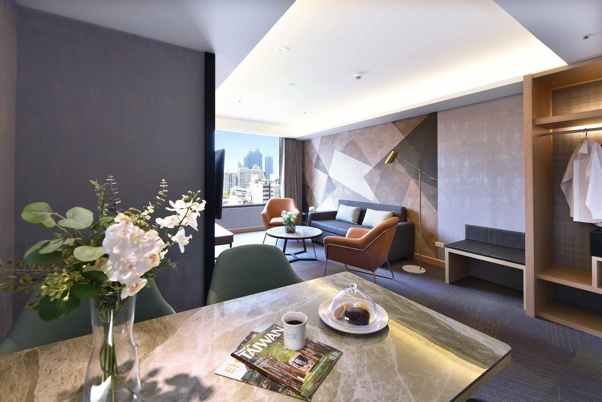 Fullon Poshtel - Kaohsiung Hotel Ngoại thất bức ảnh