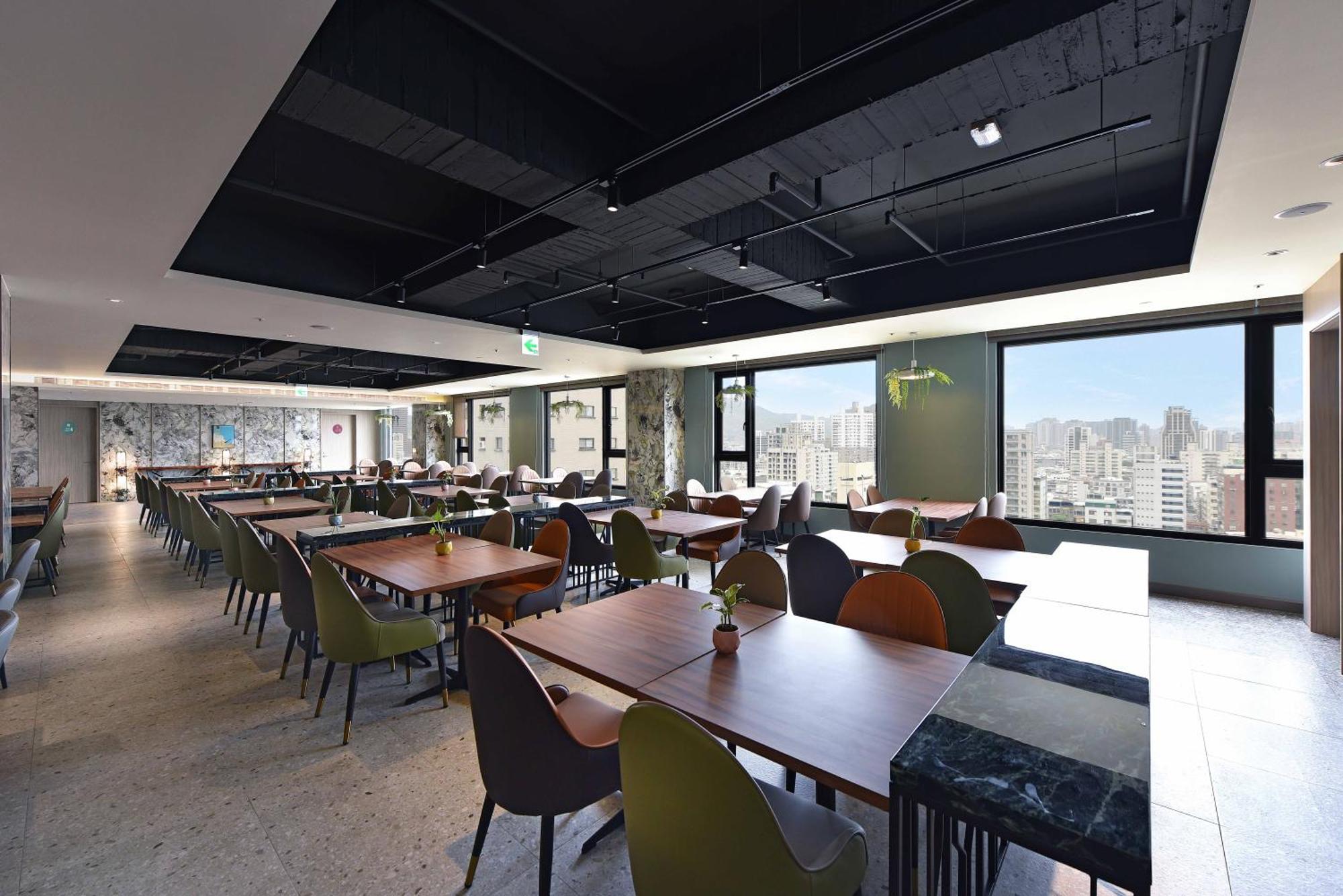Fullon Poshtel - Kaohsiung Hotel Ngoại thất bức ảnh